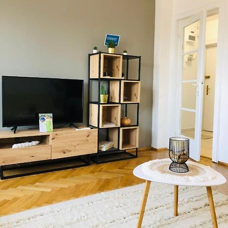 Lovely Studio Букурещ Екстериор снимка
