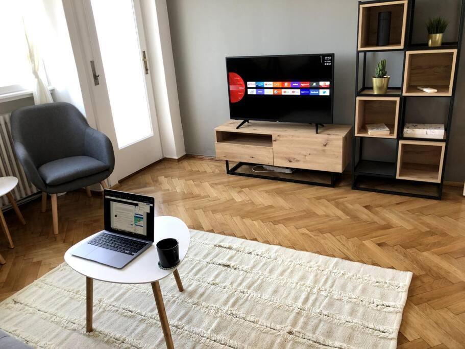 Lovely Studio Букурещ Екстериор снимка